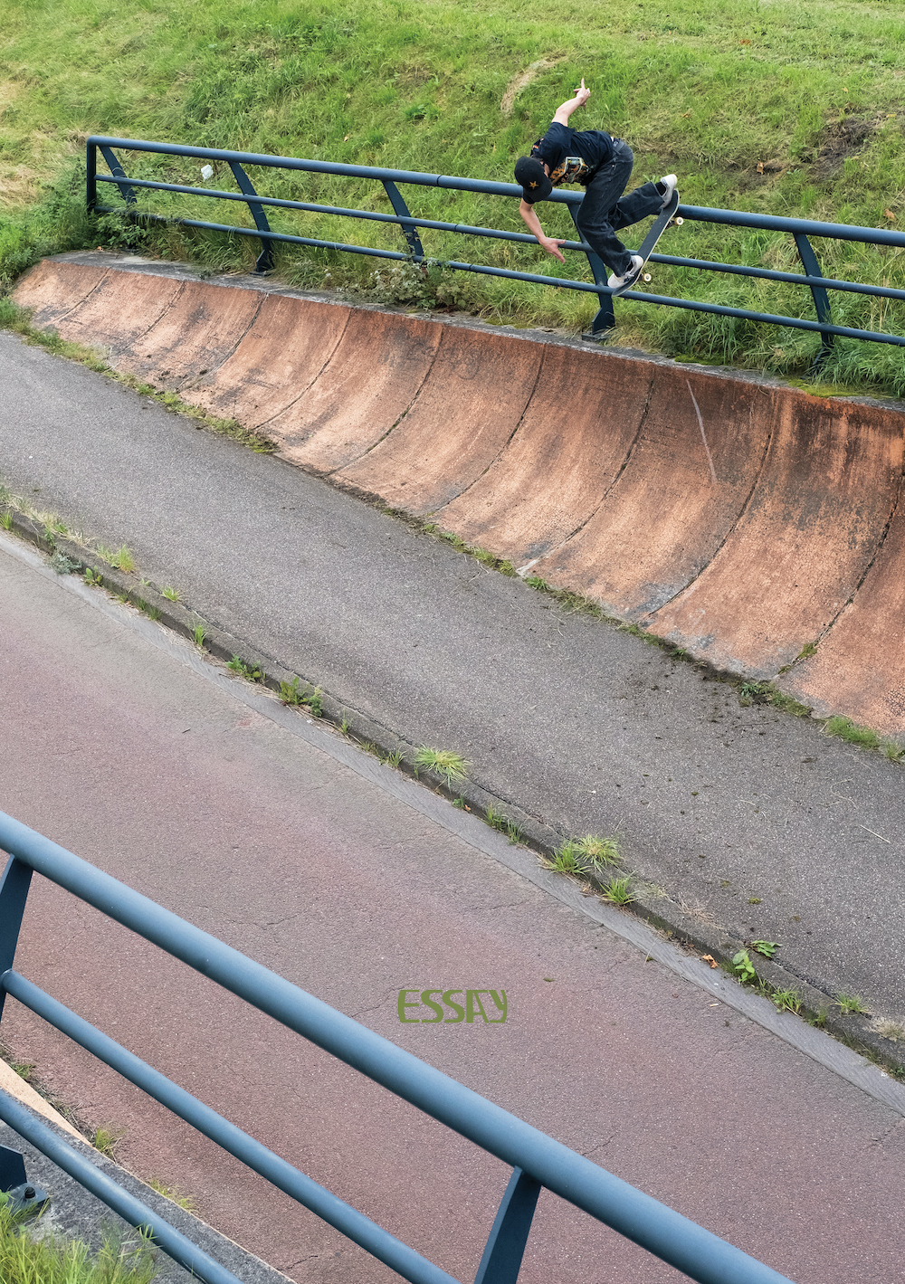 ESSAY SKATEBOARD MAGAZINE #16